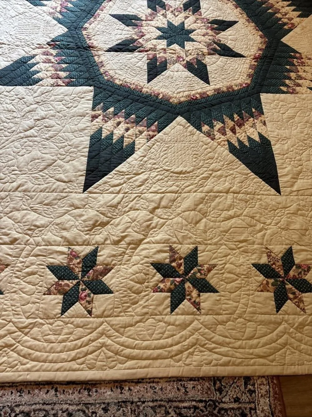 Texas Loan Star Amish Made King Quilt Size 102 X 109 Excellent Ivory & Green
